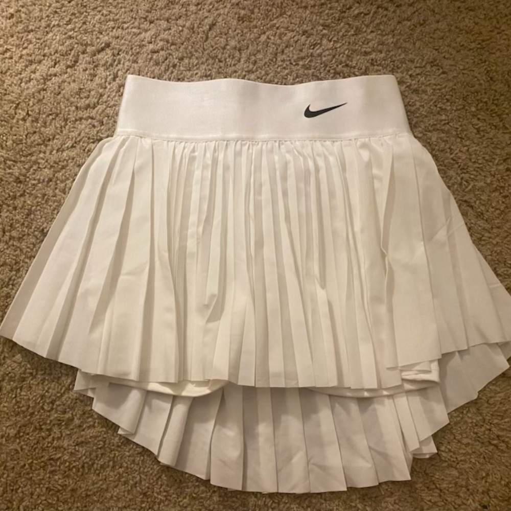 NIKE White Athletic Tennis Skirt (Small)